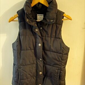 Old Navy Women's Black Puffer Vest